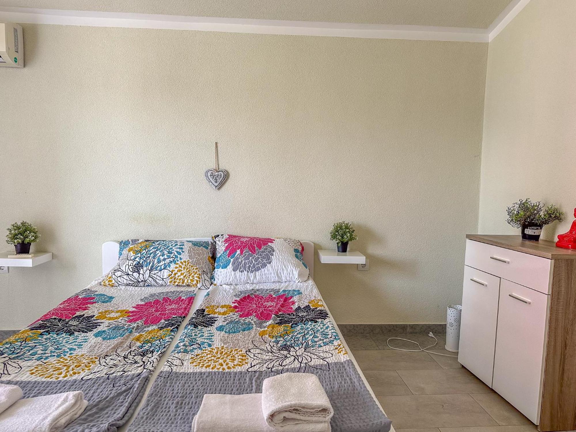 Gosa Apartments Бар Екстериор снимка