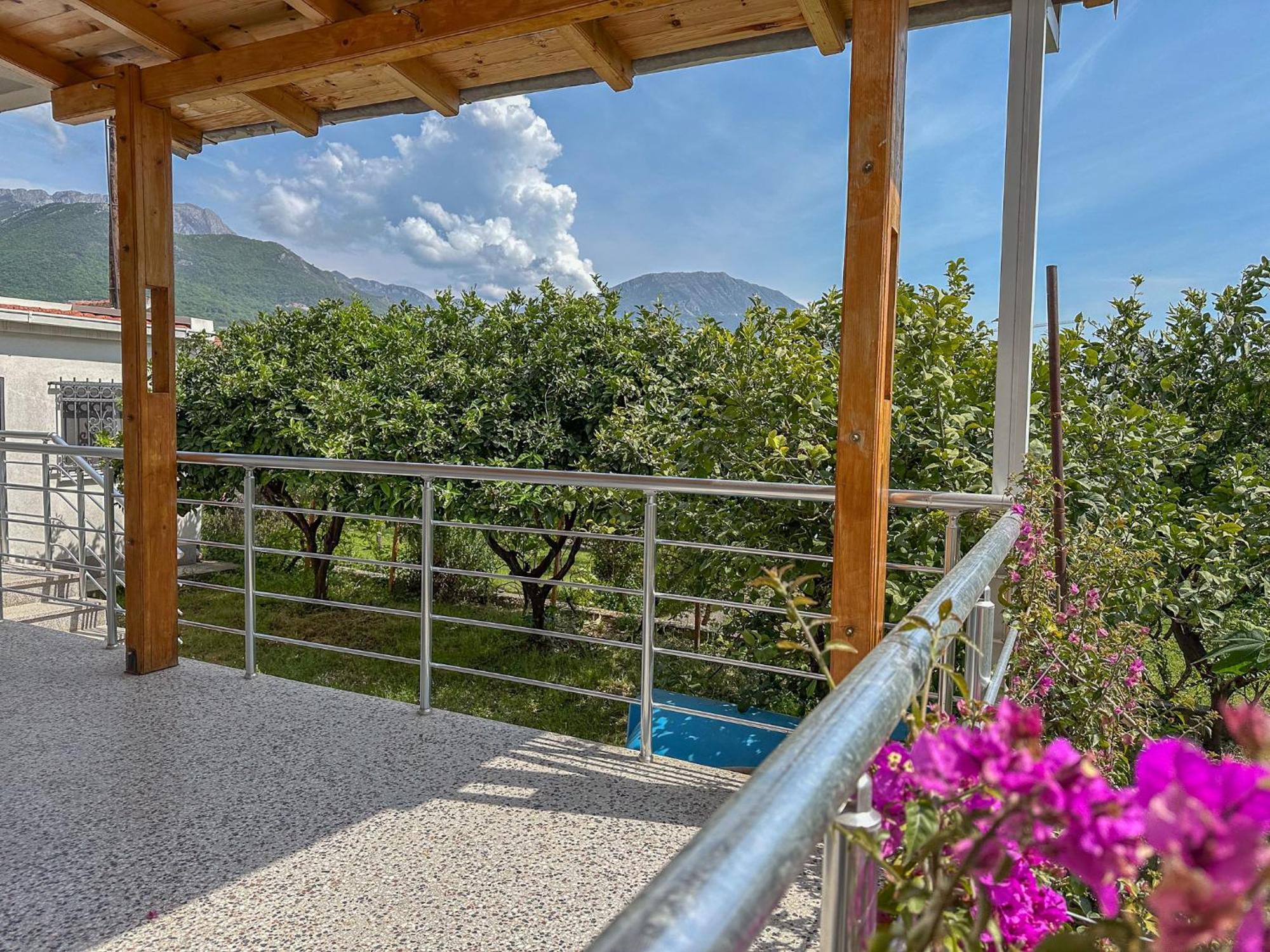 Gosa Apartments Бар Екстериор снимка